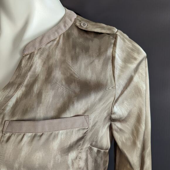 Love 21 Silky Watercolor Tan Button Down Blouse sz XS - Picture 2 of 7